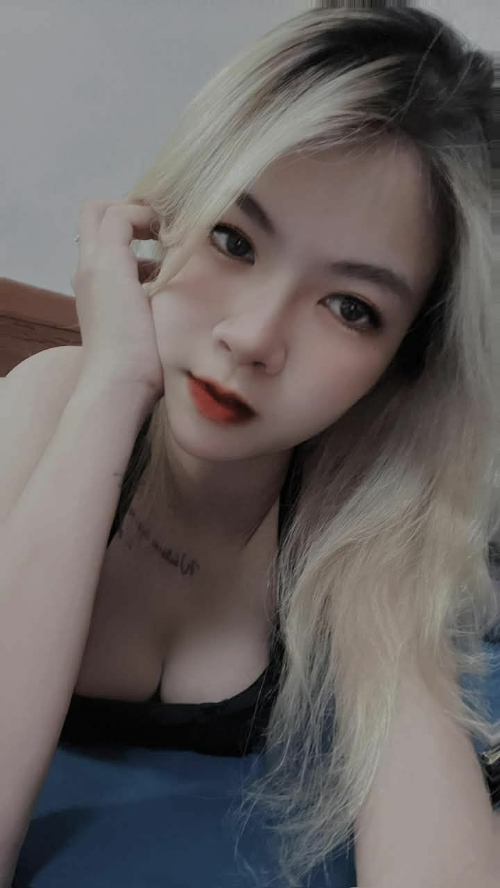 em cân tất